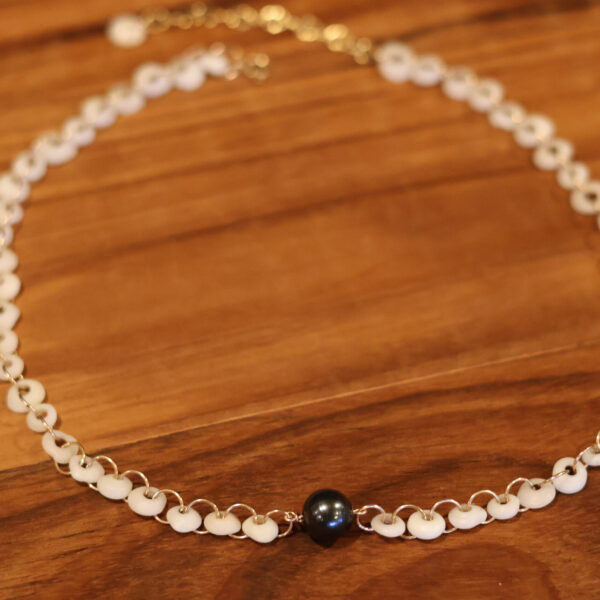 Tahitian Pearl Full Moon Infinity Puka Choker - 16"